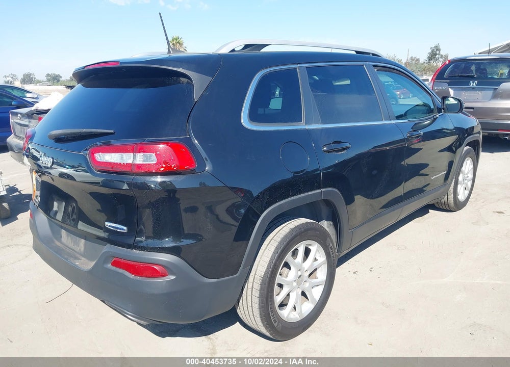 2017 JEEP CHEROKEE LATITUDE FWD VIN: 1C4PJLCS7HW549388