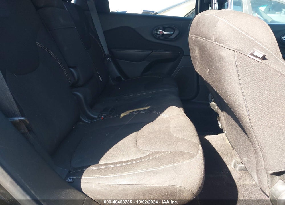 2017 JEEP CHEROKEE LATITUDE FWD VIN: 1C4PJLCS7HW549388