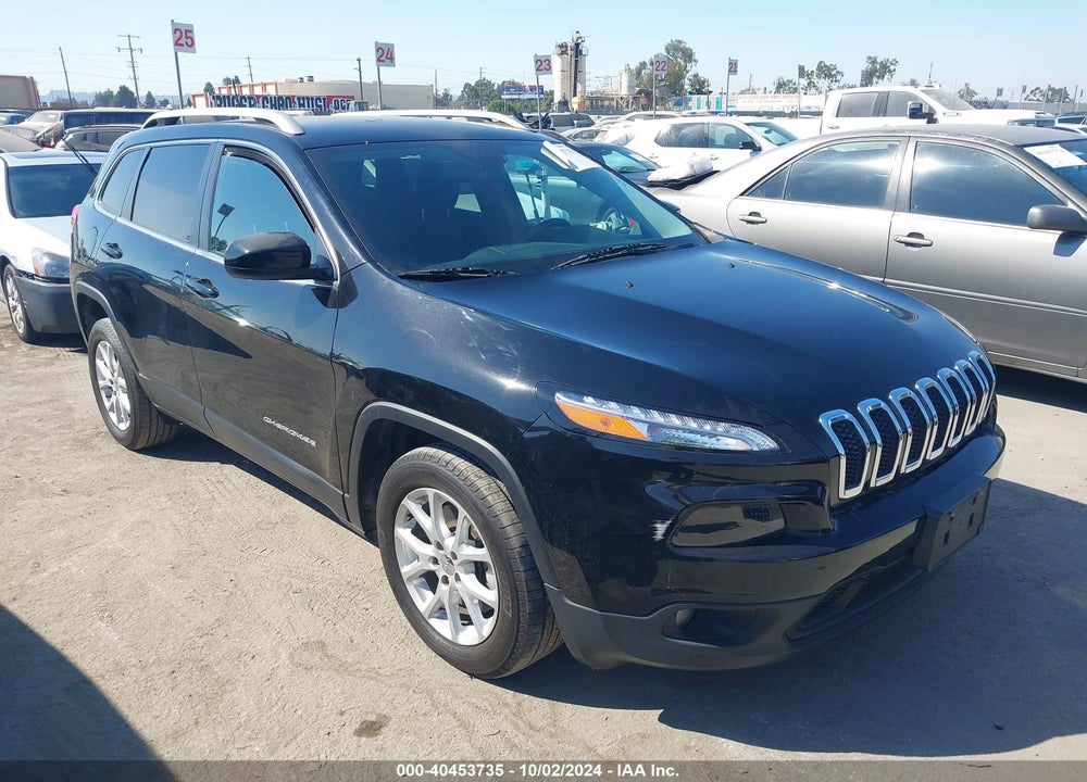 2017 JEEP CHEROKEE LATITUDE FWD VIN: 1C4PJLCS7HW549388