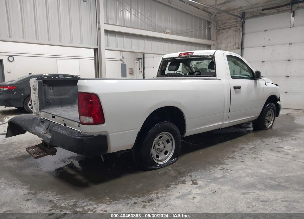 2019 RAM 1500 CLASSIC TRADESMAN REGULAR CAB 4X4 8' BOX VIN: 3C6JR7DTXKG555227