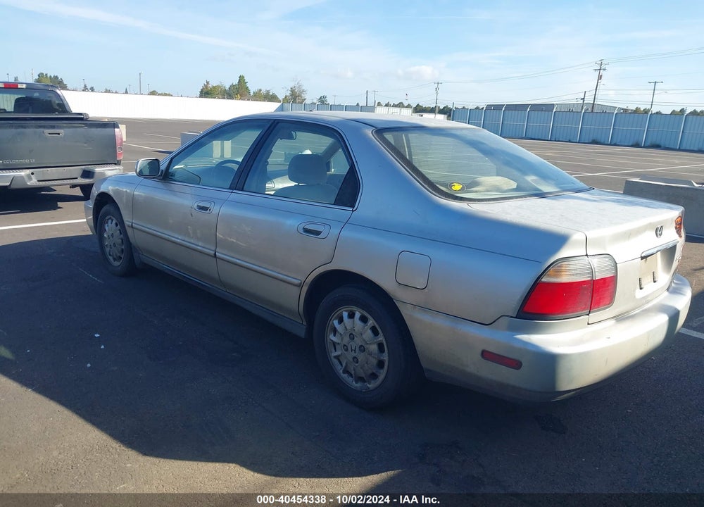 1996 HONDA ACCORD EX/EX-R VIN: 1HGCD5655TA118840