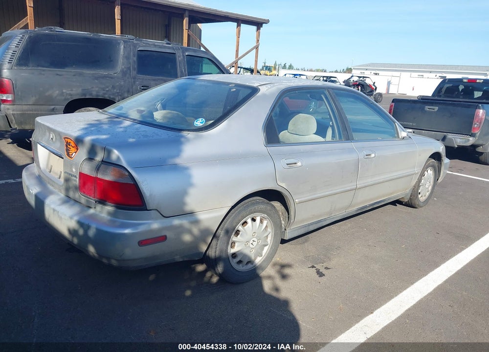 1996 HONDA ACCORD EX/EX-R VIN: 1HGCD5655TA118840