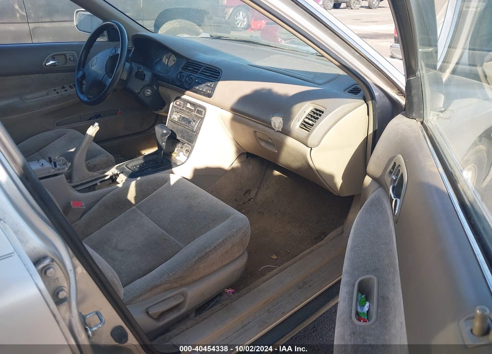 1996 HONDA ACCORD EX/EX-R VIN: 1HGCD5655TA118840