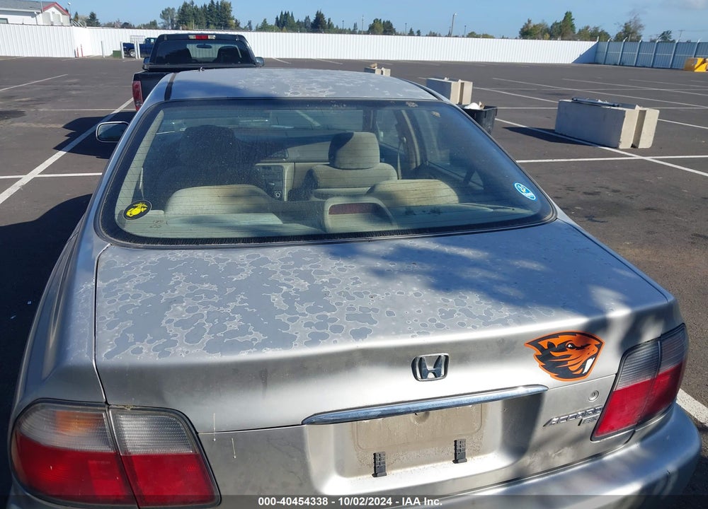 1996 HONDA ACCORD EX/EX-R VIN: 1HGCD5655TA118840