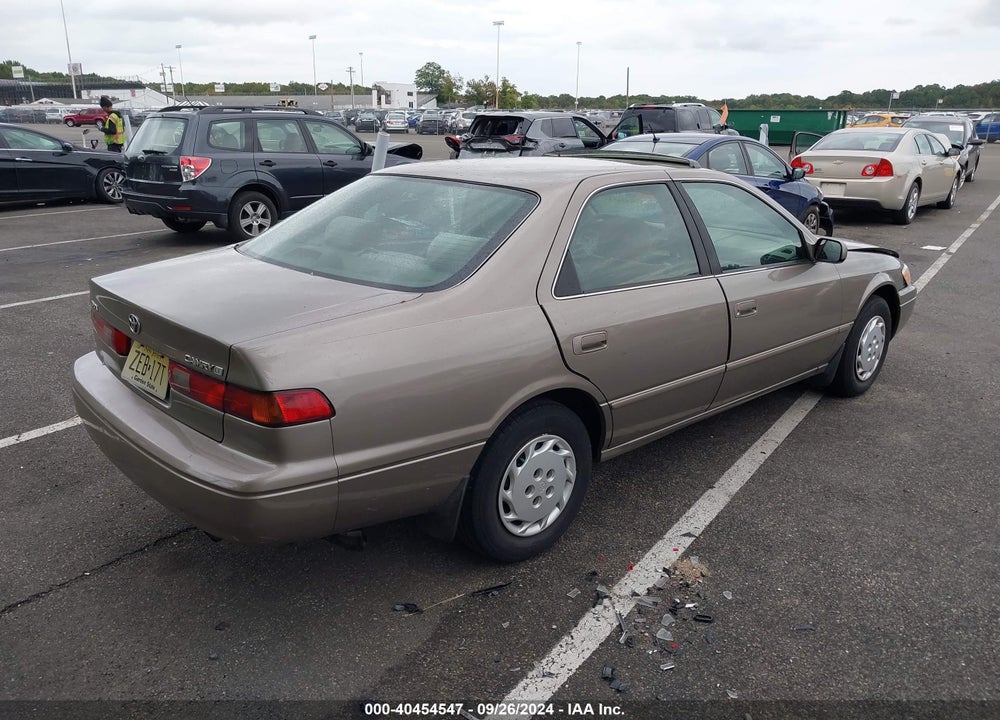 1999 TOYOTA CAMRY LE VIN: 4T1BG22K4XU590071