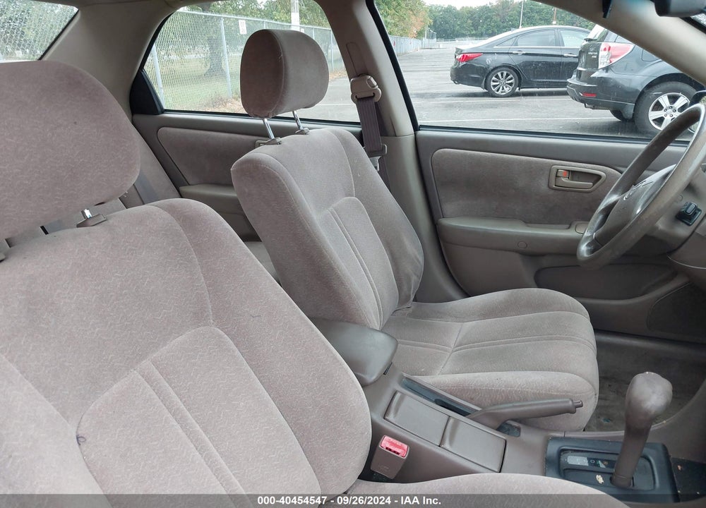 1999 TOYOTA CAMRY LE VIN: 4T1BG22K4XU590071