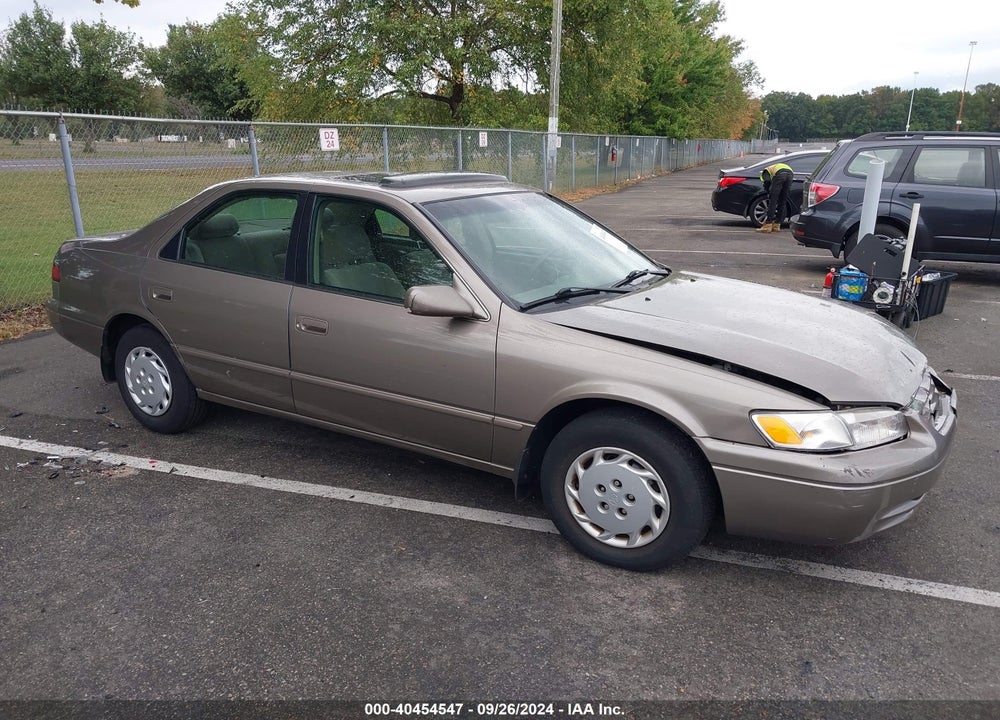 1999 TOYOTA CAMRY LE VIN: 4T1BG22K4XU590071