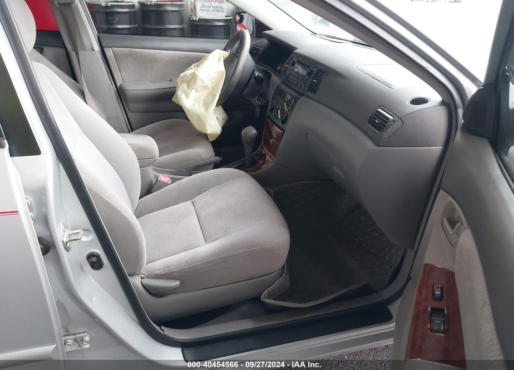 2005 TOYOTA COROLLA LE VIN: 2T1BR32E15C462749