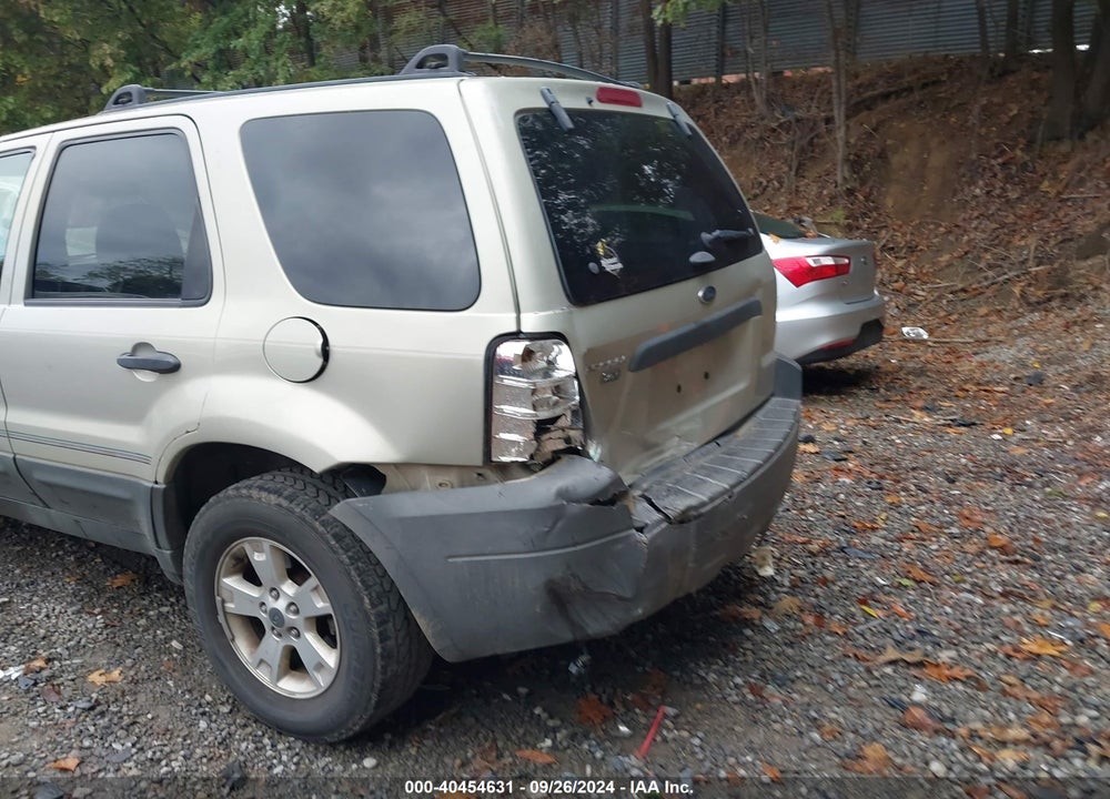 2005 FORD ESCAPE XLT VIN: 1FMYU93145KA05600