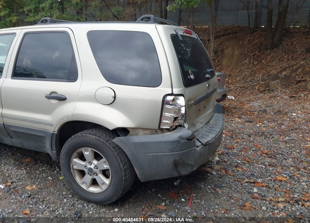 2005 FORD ESCAPE XLT VIN: 1FMYU93145KA05600
