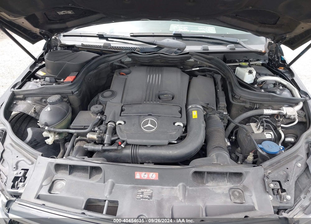 2014 MERCEDES-BENZ C 250 LUXURY/SPORT VIN: WDDGF4HB5ER313323