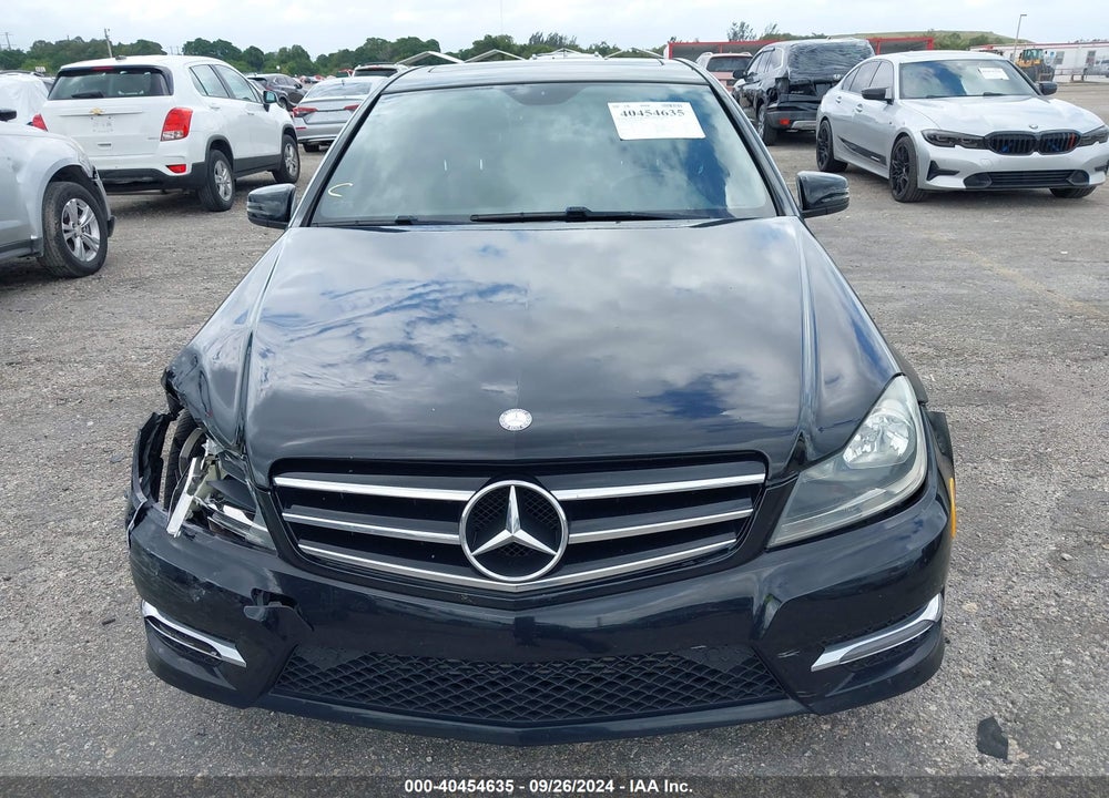 2014 MERCEDES-BENZ C 250 LUXURY/SPORT VIN: WDDGF4HB5ER313323