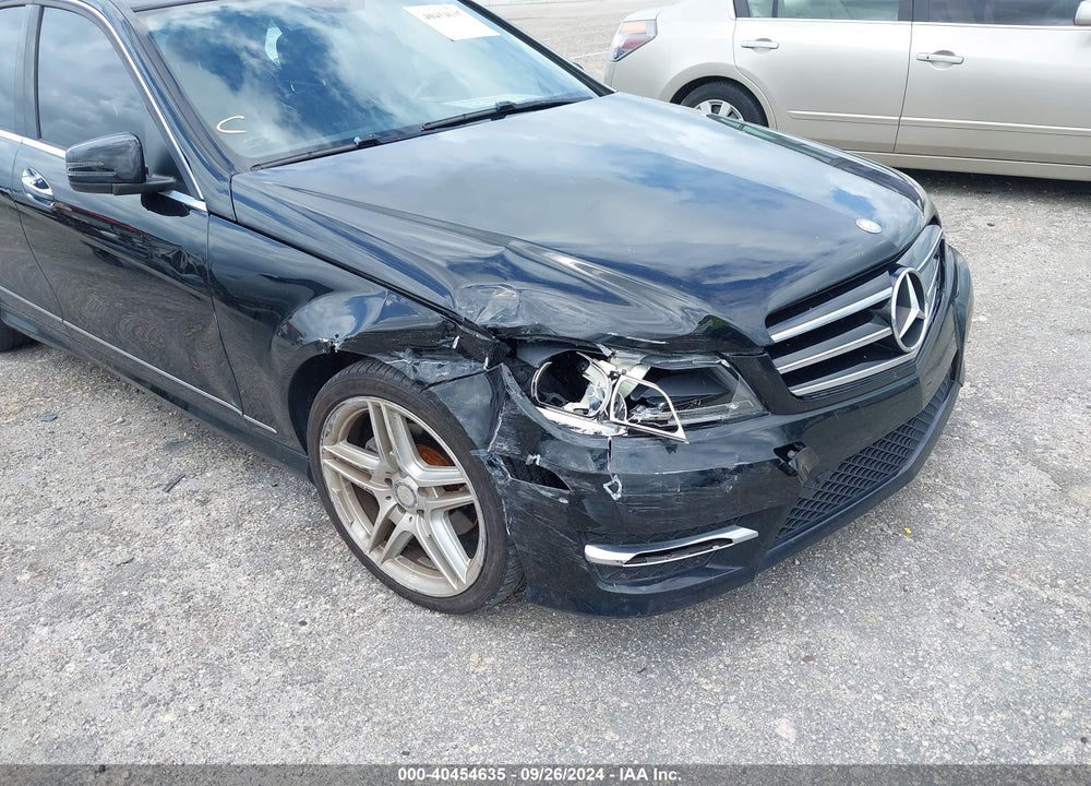 2014 MERCEDES-BENZ C 250 LUXURY/SPORT VIN: WDDGF4HB5ER313323