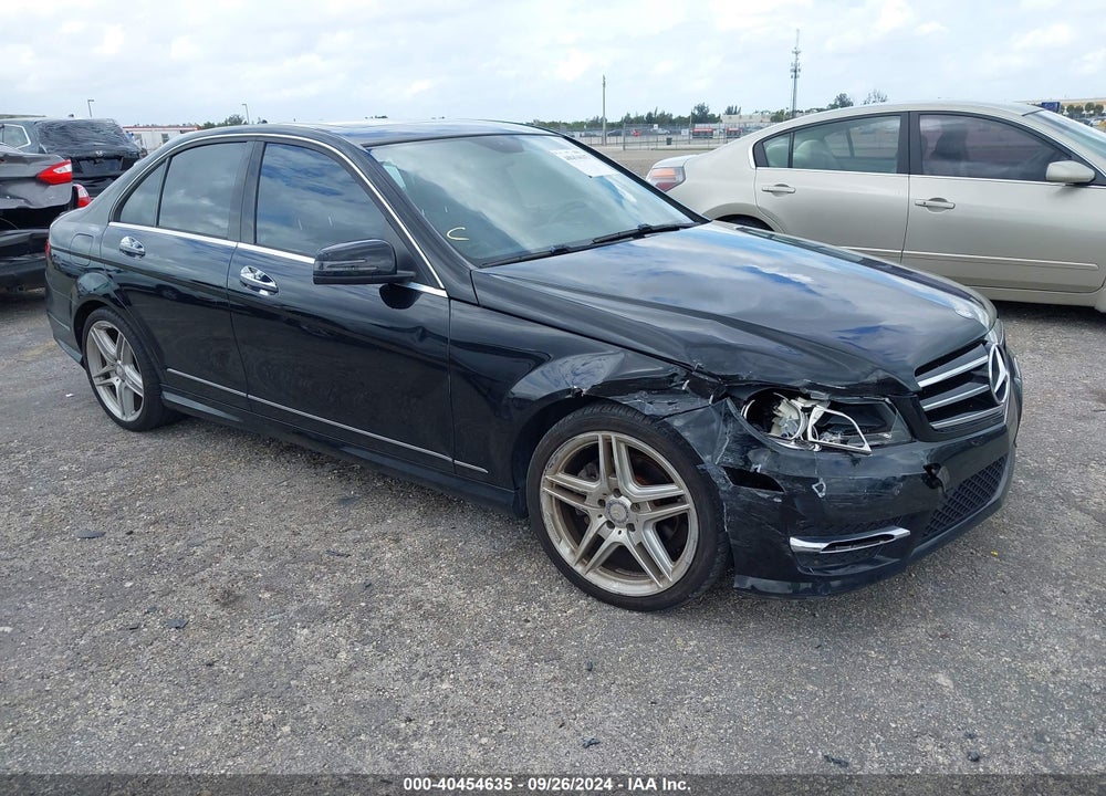 2014 MERCEDES-BENZ C 250 LUXURY/SPORT VIN: WDDGF4HB5ER313323
