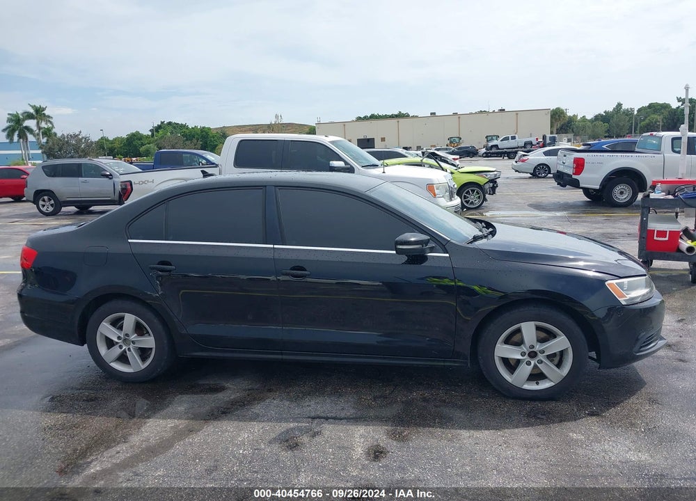 2014 VOLKSWAGEN JETTA 2.0L TDI VIN: 3VWLL7AJ3EM230699