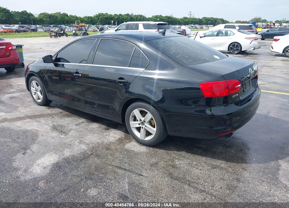2014 VOLKSWAGEN JETTA 2.0L TDI VIN: 3VWLL7AJ3EM230699