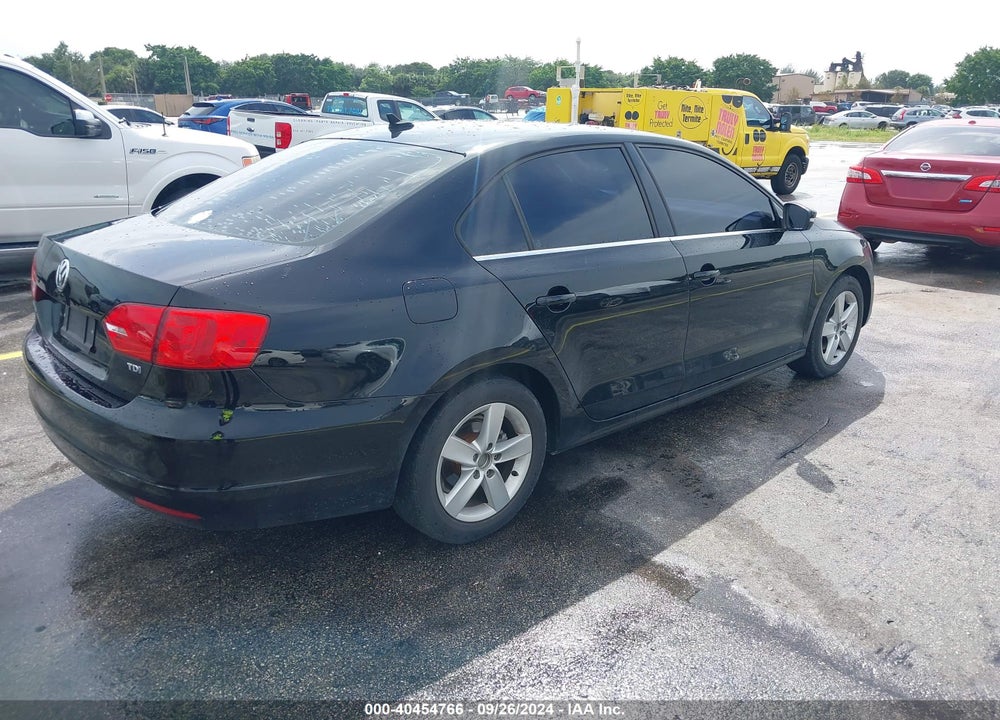 2014 VOLKSWAGEN JETTA 2.0L TDI VIN: 3VWLL7AJ3EM230699