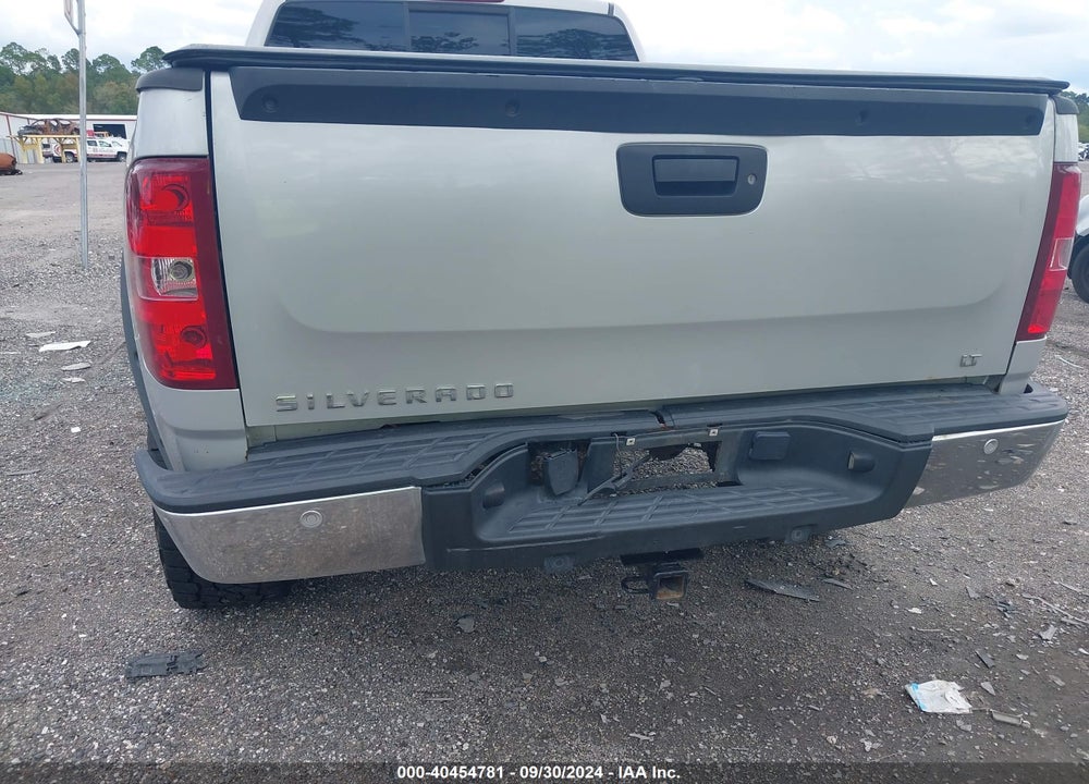 2010 CHEVROLET SILVERADO 1500 LT VIN: 1GCSKSE39AZ157525