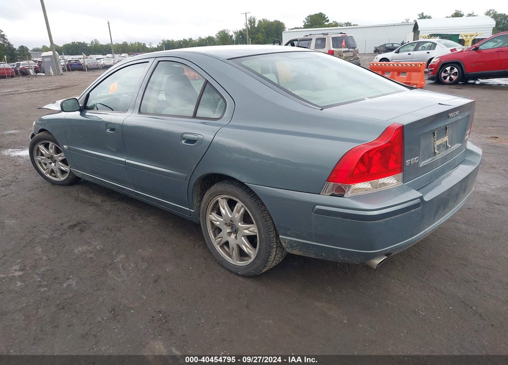 2005 VOLVO S60 2.5T AWD VIN: YV1RH592152464308
