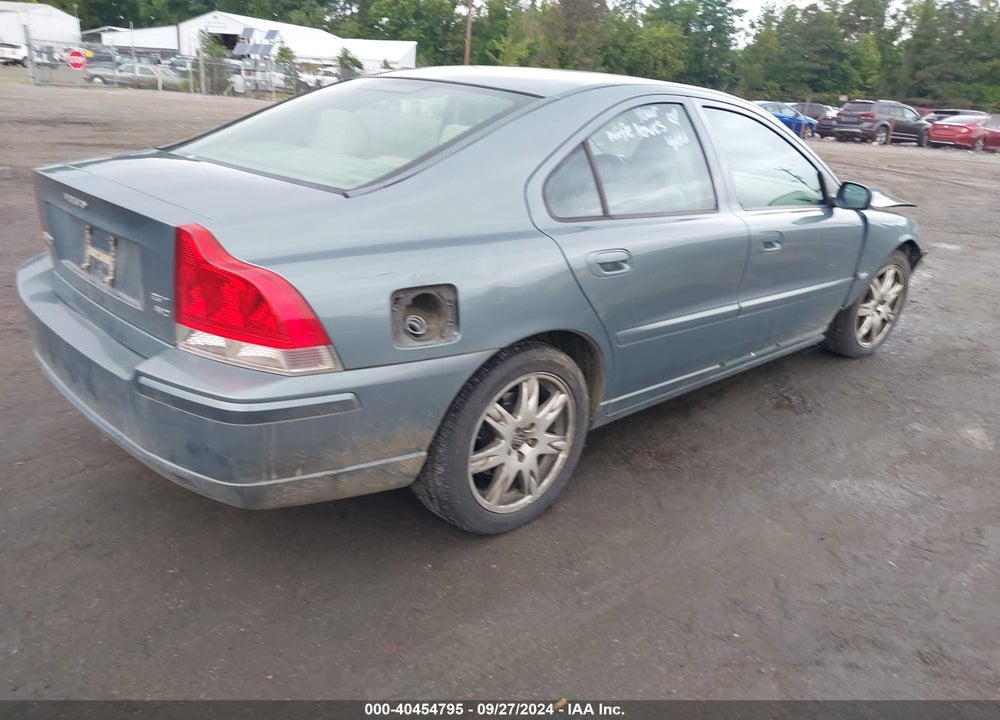 2005 VOLVO S60 2.5T AWD VIN: YV1RH592152464308