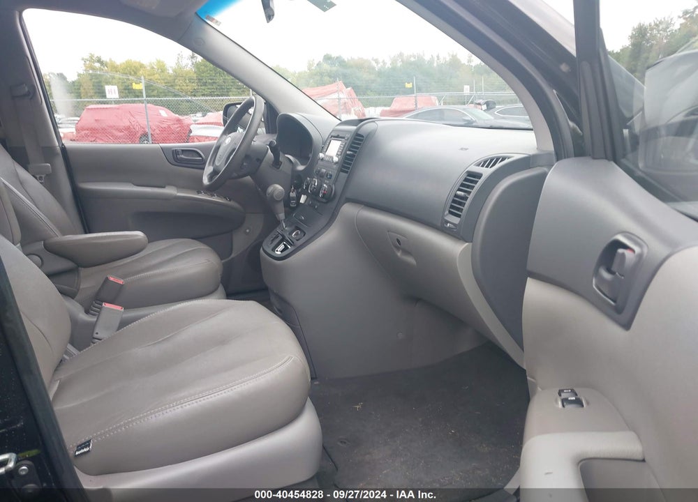 2014 KIA SEDONA LX VIN: KNDMG4C77E6537773