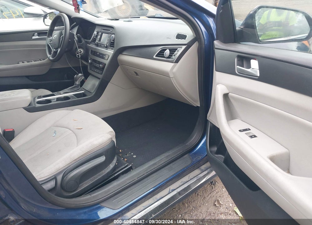 2015 HYUNDAI SONATA VIN: 5NPE34AF7FH085549