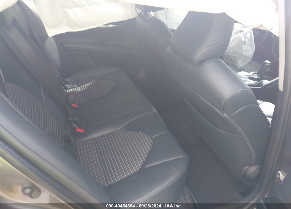 2019 TOYOTA CAMRY SE VIN: 4T1B11HK5KU175675