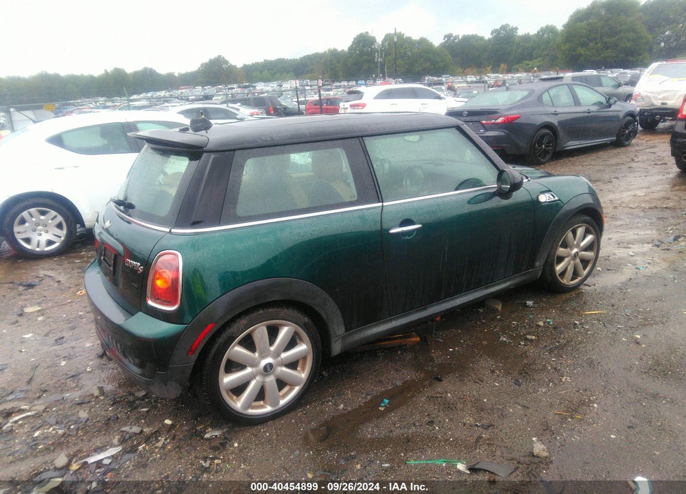 2008 MINI COOPER S VIN: WMWMF73548TV37008