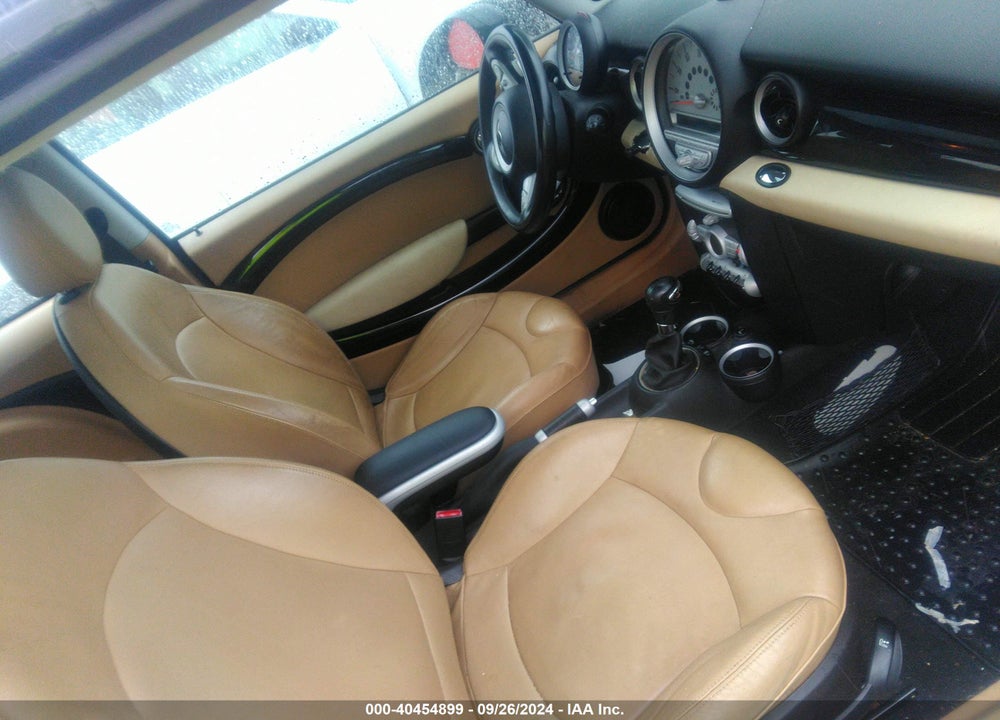 2008 MINI COOPER S VIN: WMWMF73548TV37008
