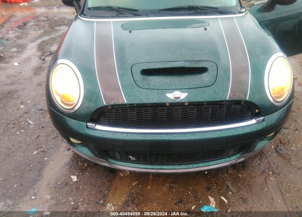 2008 MINI COOPER S VIN: WMWMF73548TV37008