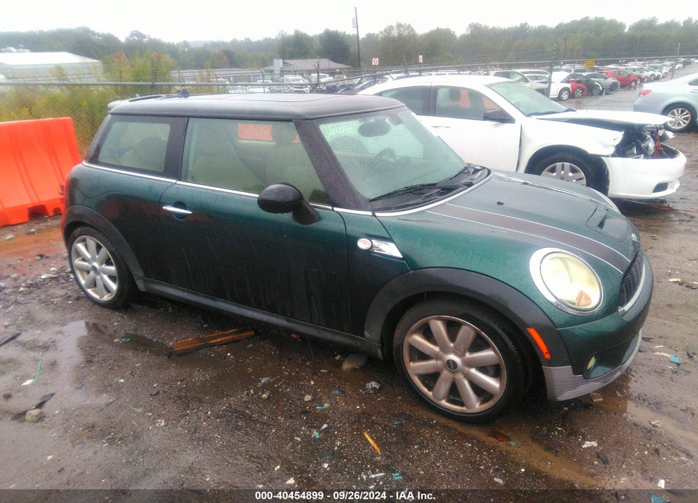 2008 MINI COOPER S VIN: WMWMF73548TV37008