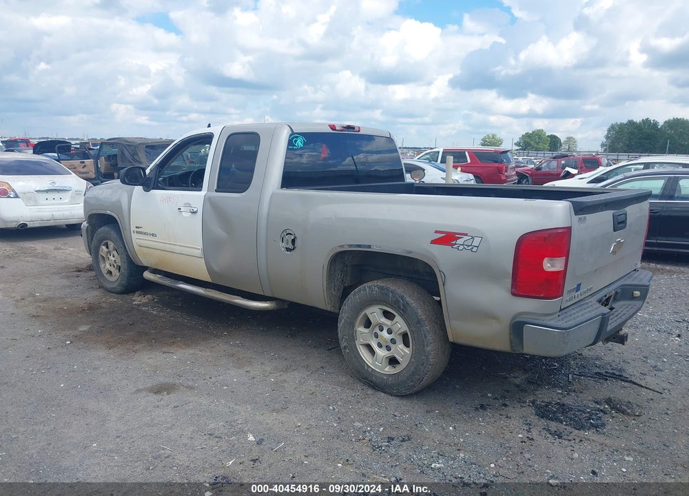2009 CHEVROLET SILVERADO 1500 LT VIN: 1GCEK29029Z203530