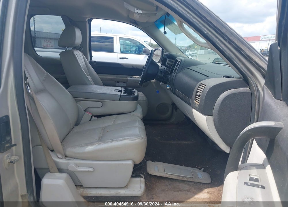 2009 CHEVROLET SILVERADO 1500 LT VIN: 1GCEK29029Z203530