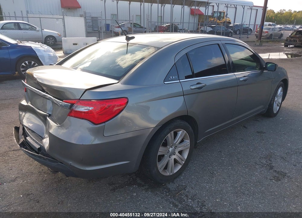 2013 CHRYSLER 200 LX VIN: 1C3CCBAB8DN640843