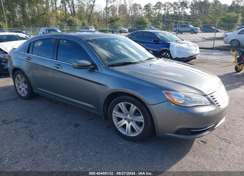2013 CHRYSLER 200 LX VIN: 1C3CCBAB8DN640843