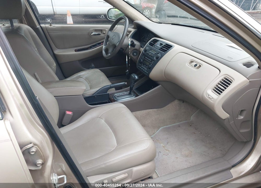 2001 HONDA ACCORD VIN: 1HGCG16511A081671