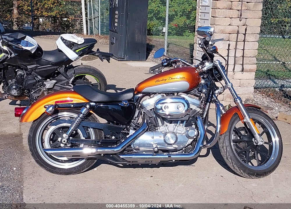 2014 HARLEY-DAVIDSON XL883 SUPERLOW VIN: 1HD4CR214EC405575