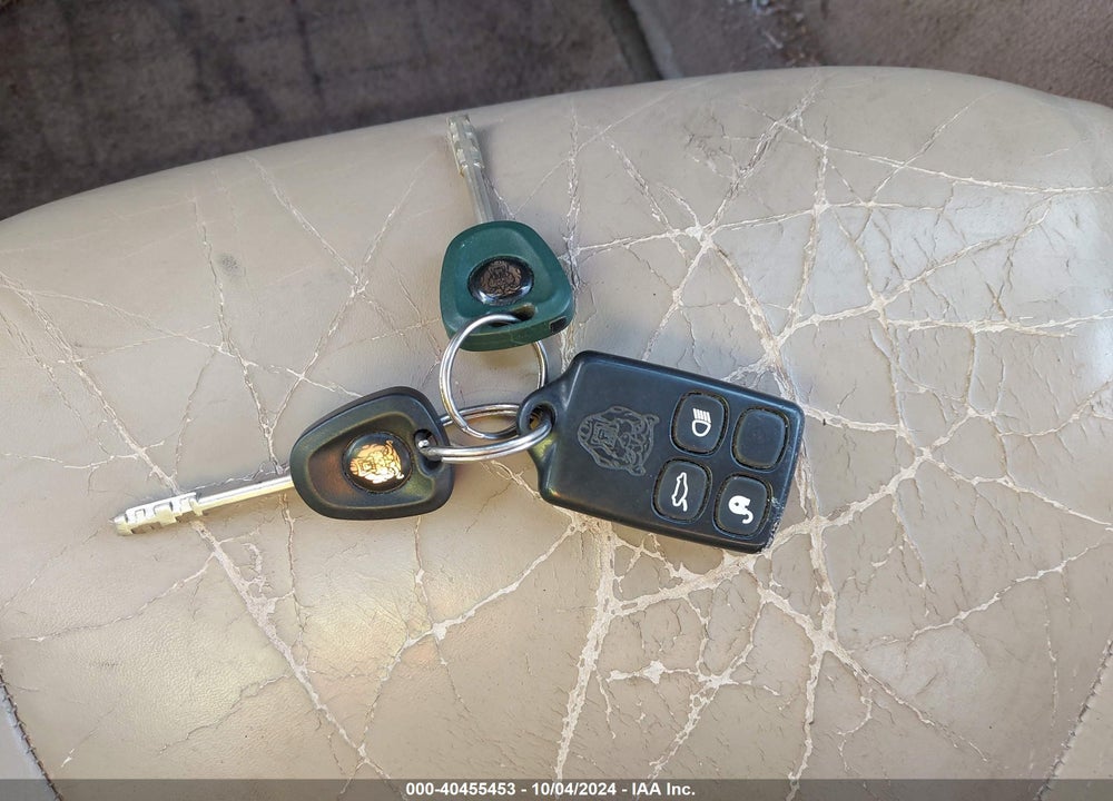 1998 JAGUAR XK8 VIN: SAJGX2244WC018970