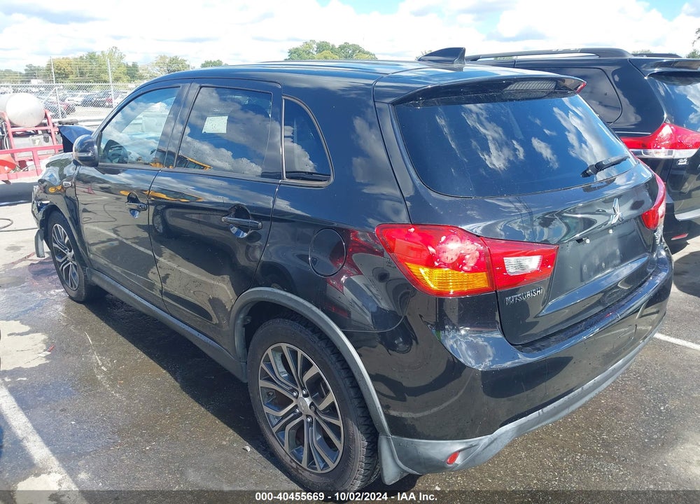 2017 MITSUBISHI OUTLANDER SPORT 2.4 SE VIN: JA4AP3AW0HZ017886