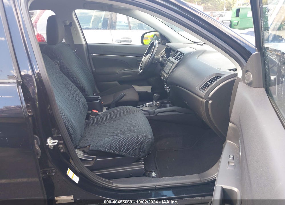 2017 MITSUBISHI OUTLANDER SPORT 2.4 SE VIN: JA4AP3AW0HZ017886