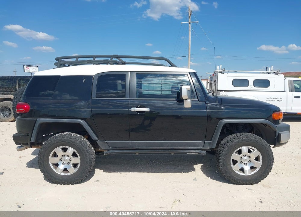2007 TOYOTA FJ CRUISER VIN: JTEBU11F870075878