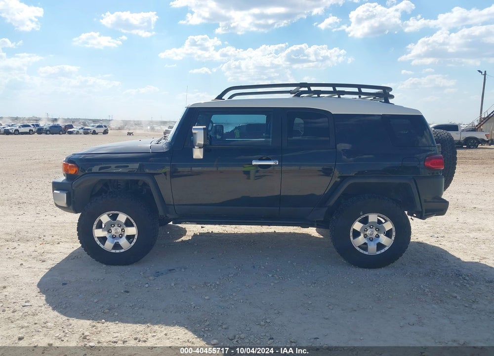 2007 TOYOTA FJ CRUISER VIN: JTEBU11F870075878