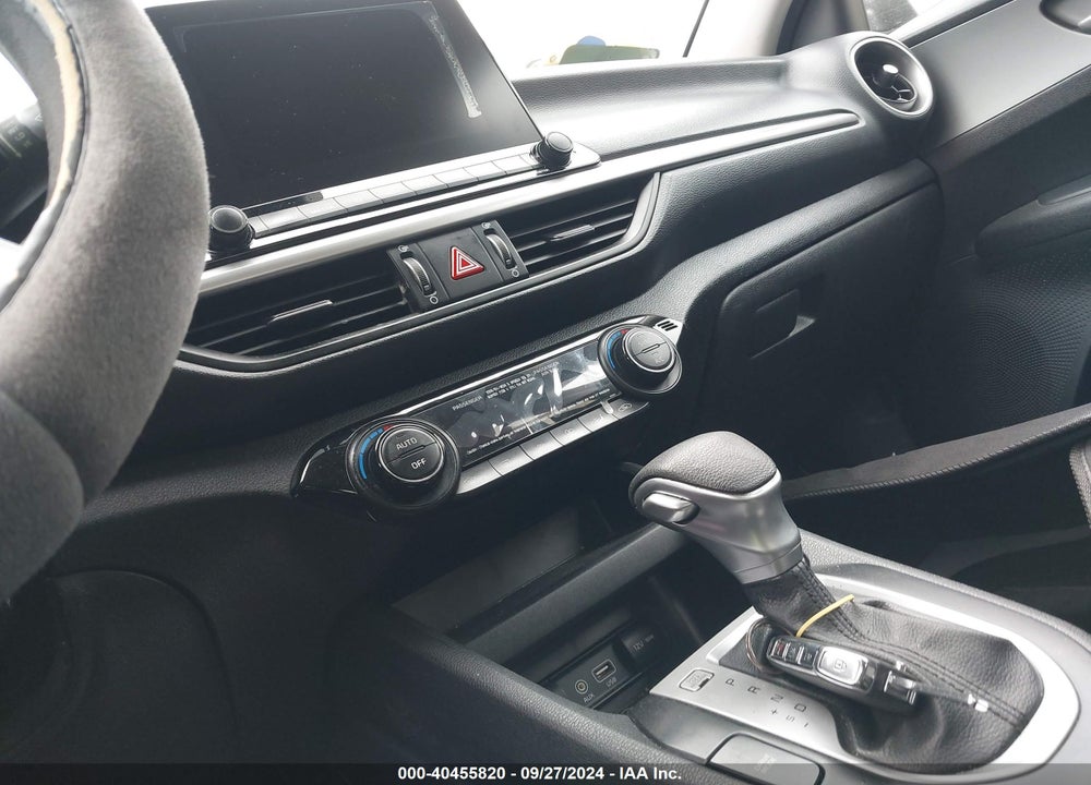 2019 KIA FORTE LXS VIN: 3KPF24AD2KE040703