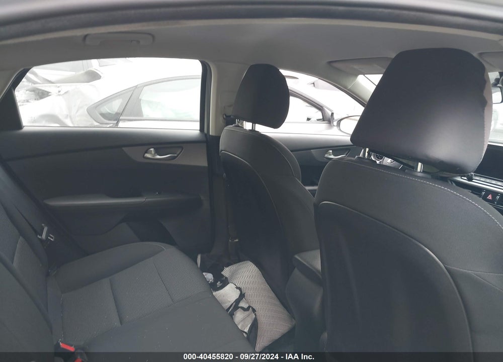 2019 KIA FORTE LXS VIN: 3KPF24AD2KE040703
