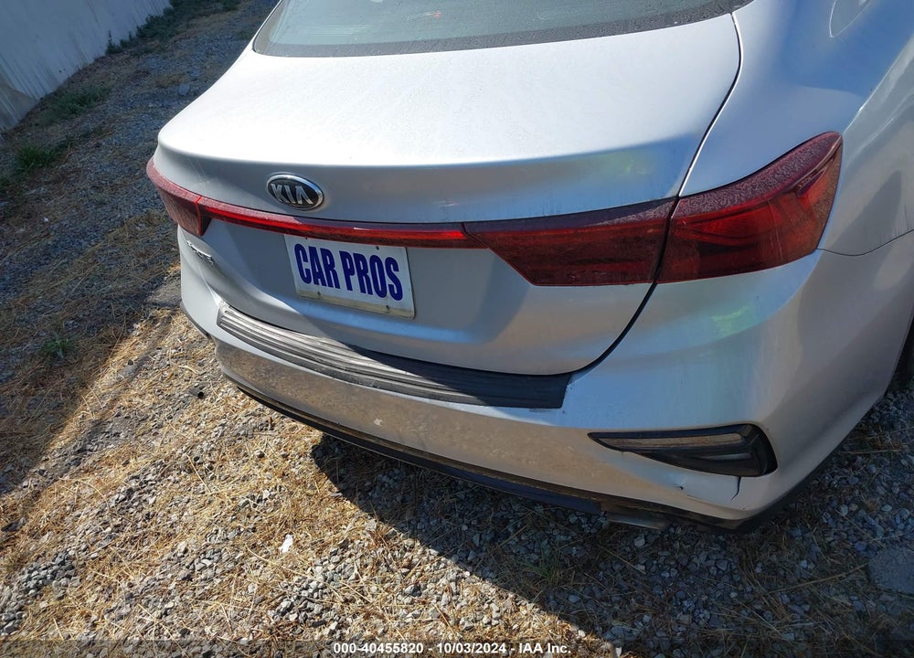 2019 KIA FORTE LXS VIN: 3KPF24AD2KE040703