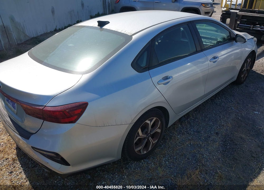 2019 KIA FORTE LXS VIN: 3KPF24AD2KE040703