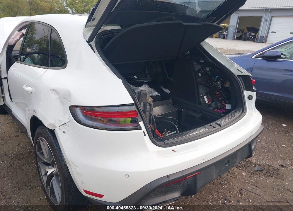 2022 PORSCHE MACAN VIN: WP1AA2A50NLB07268
