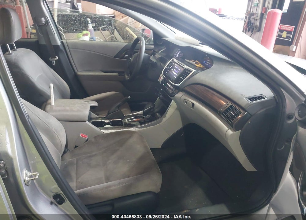 2017 HONDA ACCORD EX VIN: 1HGCR2F71HA162939