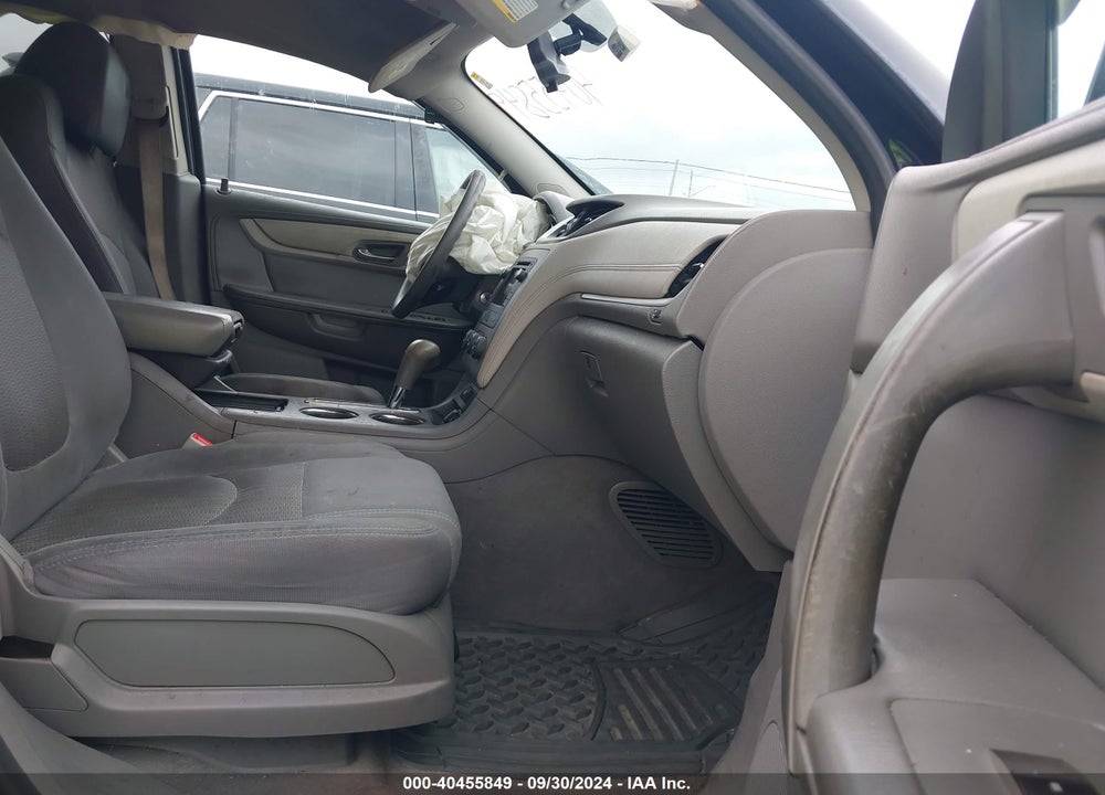 2015 CHEVROLET TRAVERSE LS VIN: 1GNKVFEDXFJ191526