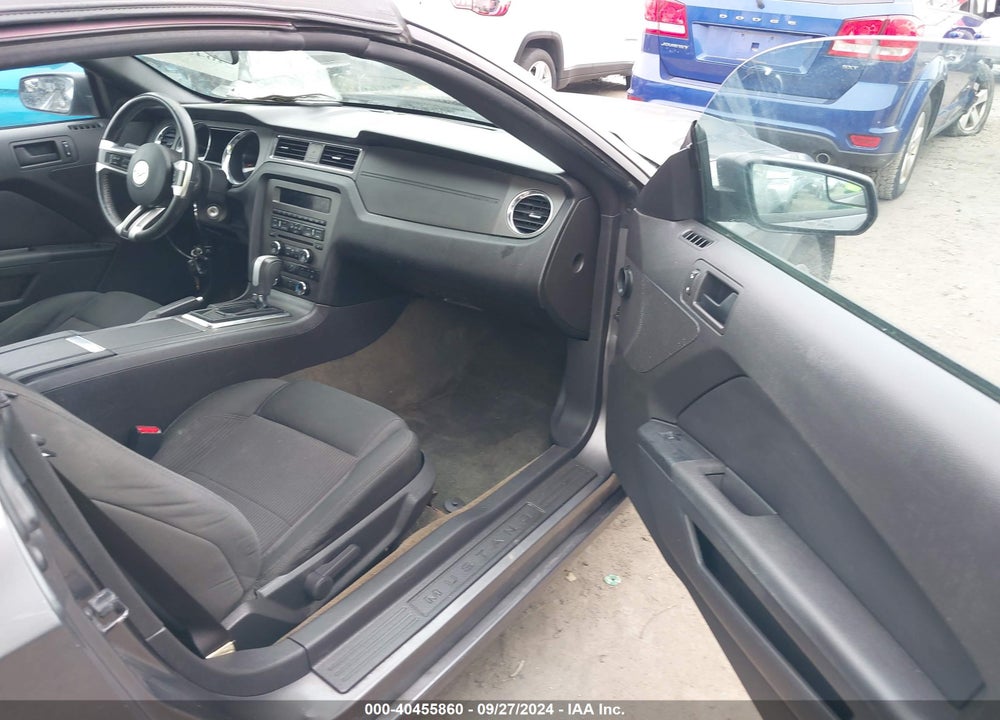 2014 FORD MUSTANG V6 VIN: 1ZVBP8EM8E5219830